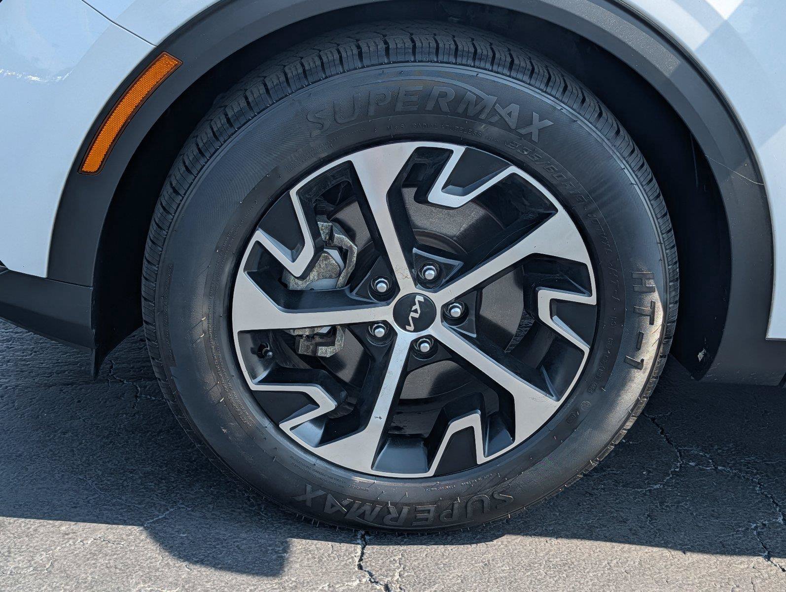 Used 2023 Kia Sportage EX FWD image 9
