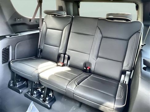 New 2025 Chevrolet Suburban Premier image 13