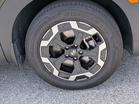 Used 2025 Hyundai Santa Fe SE FWD image 11