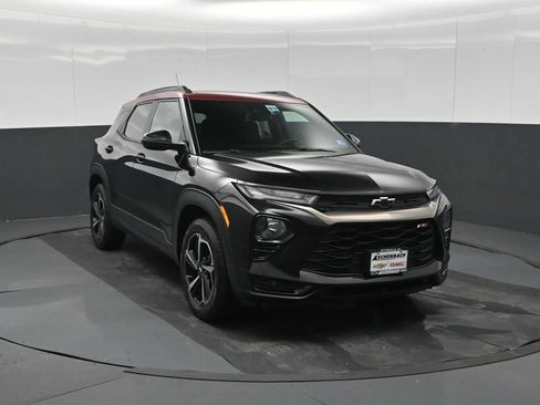Used 2021 Chevrolet TrailBlazer RS w/ Convenience Package AWD/4WD image 2