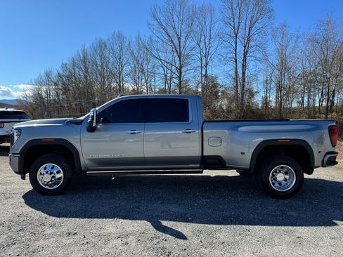 Used 2025 GMC Sierra 3500 Denali Ultimate image 3