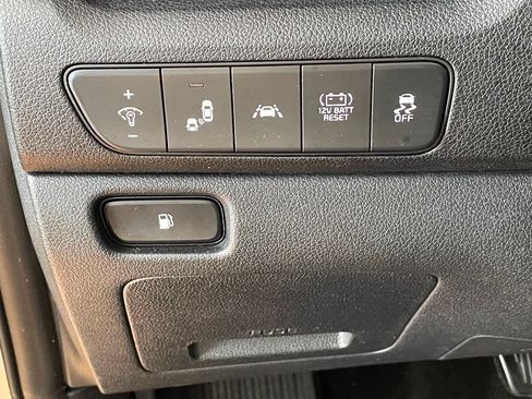 Used 2020 Kia Niro EX Premium FWD image 18