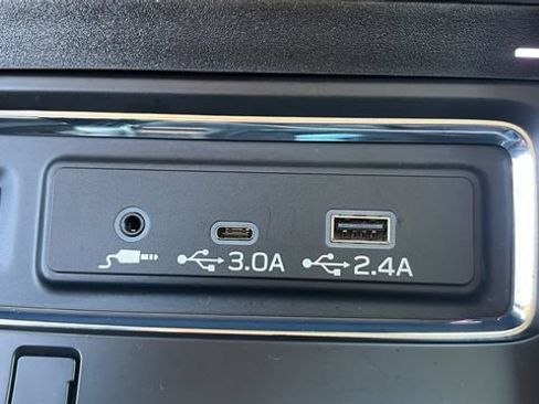 Used 2023 Subaru Ascent Limited AWD/4WD image 30