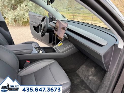 Used 2026 Tesla Model Y AWD image 38