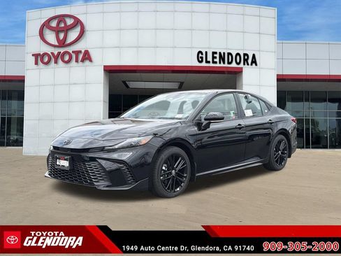 New 2026 Toyota Camry SE FWD image 5