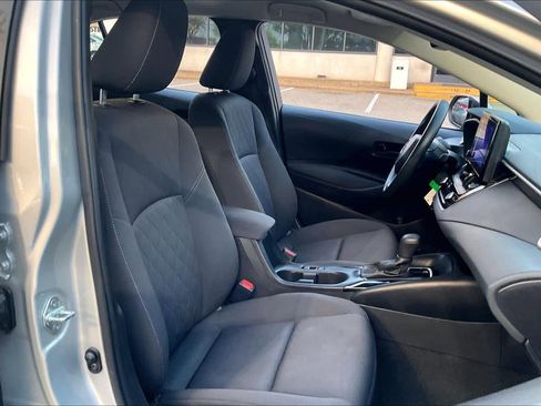 Used 2024 Toyota Corolla LE FWD image 9