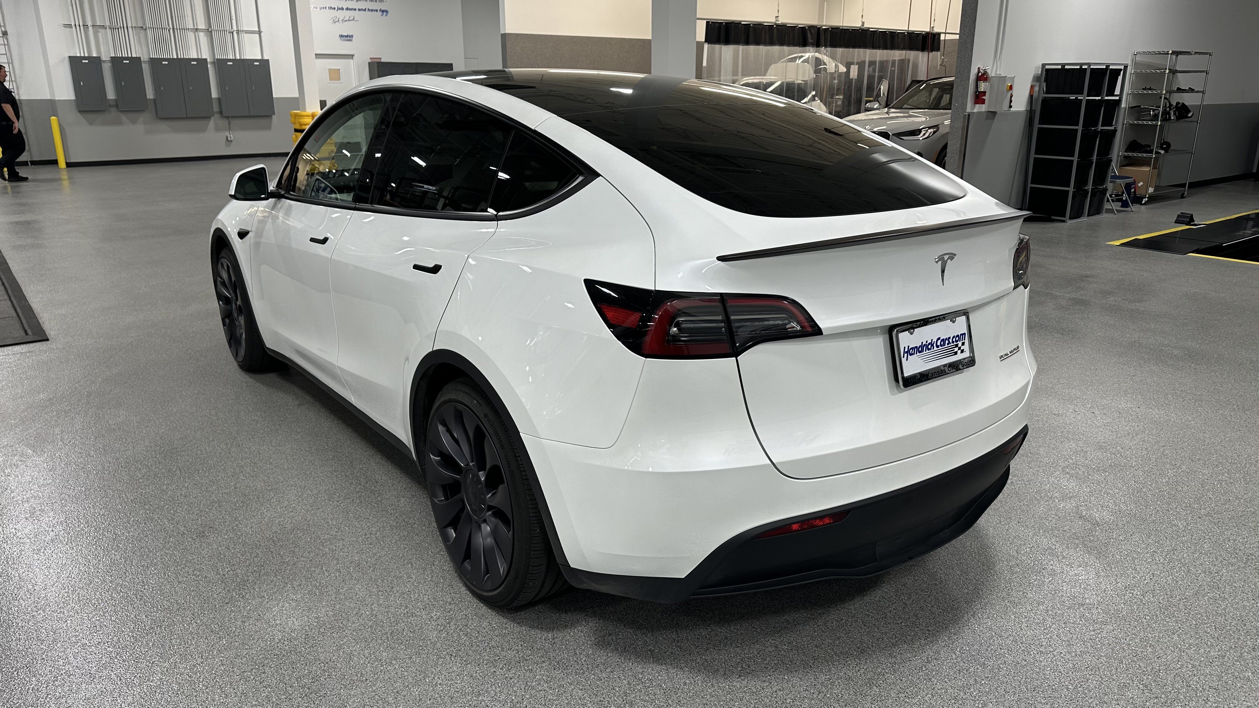 Used 2025 Tesla Model Y Performance AWD/4WD image 8