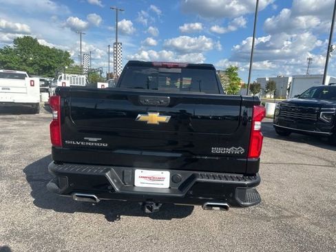 Used 2025 Chevrolet Silverado 1500 High Country w/ High Country Premium Package AWD/4WD image 4