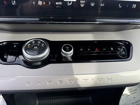 Used 2025 Ford Expedition Active image 21