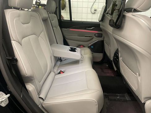 Used 2023 Jeep Grand Cherokee Overland w/ Advanced Protech Group III image 22