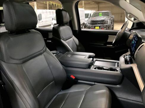 Certified 2025 Ford Expedition Max Active AWD/4WD image 7