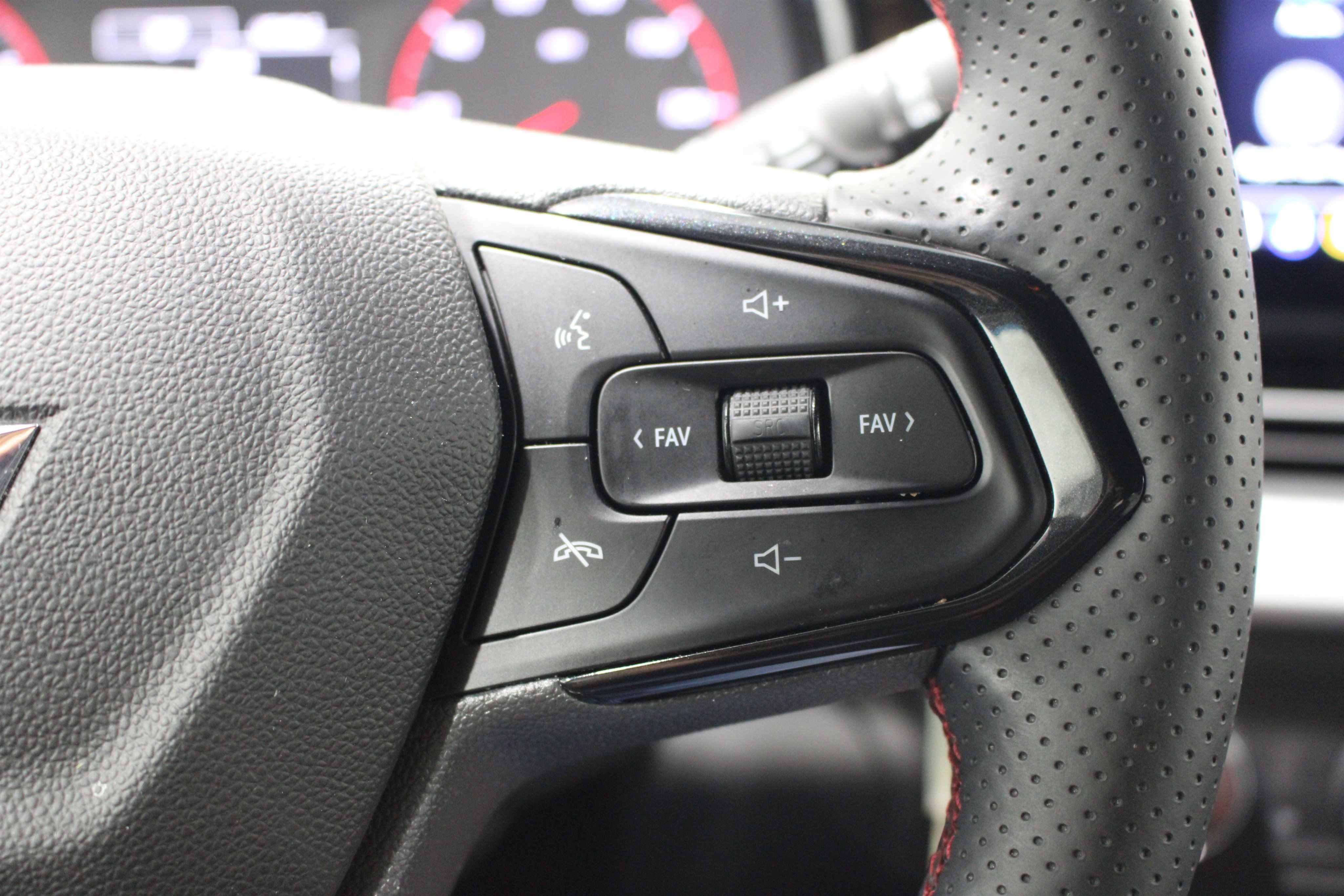 Used 2025 Chevrolet Trax RS w/ Driver Confidence Package FWD image 13