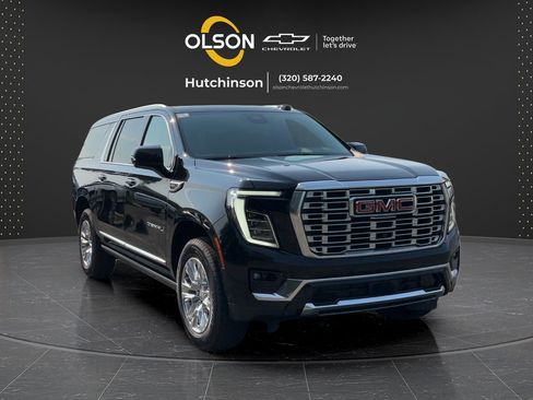 Used 2026 GMC Yukon XL Denali w/ Sun & Power Step Package AWD/4WD image 15
