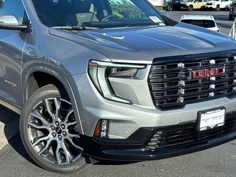 New 2026 GMC Acadia Denali Ultimate w/ LPO, Illumination Package AWD/4WD image 3
