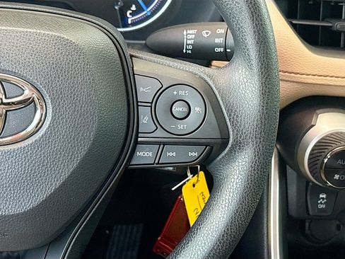 Certified 2025 Toyota RAV4 LE AWD/4WD image 12