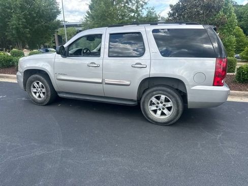 Used 2007 GMC Yukon SLT w/ SLT Preferred Equipment Group AWD/4WD image 3