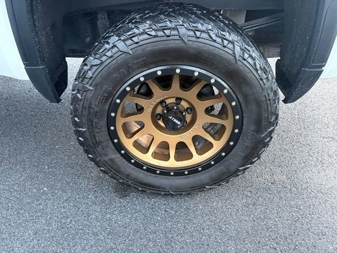 Used 2021 GMC Sierra 1500 SLE image 12