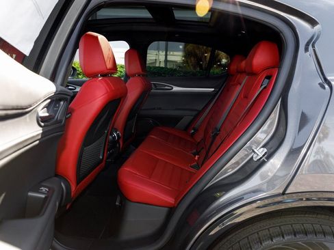 New 2025 Alfa Romeo Stelvio Sprint image 30