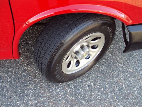 Used 2013 Chevrolet Express 1500 AWD image 30