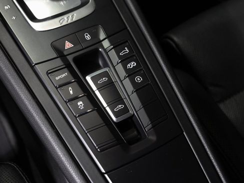 Used 2018 Porsche 911 Targa 4S image 31