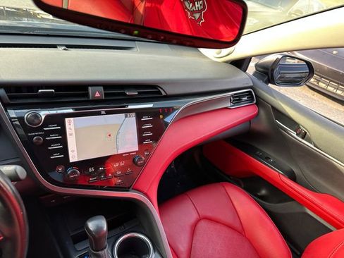 Used 2020 Toyota Camry XSE image 17