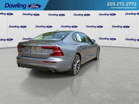 Used 2021 Volvo S60 T5 Momentum w/ Protection Package FWD image 8