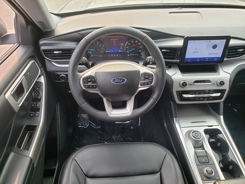 Certified 2023 Ford Explorer XLT w/ Equipment Group 202A AWD/4WD image 20