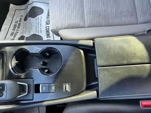 Used 2023 Nissan Rogue SV image 23