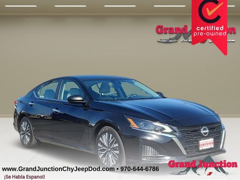Used 2025 Nissan Altima 2.5 SV FWD image 1