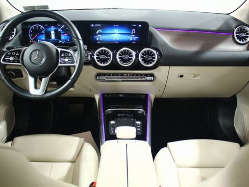 Used 2022 Mercedes-Benz GLA 250 4MATIC image 4