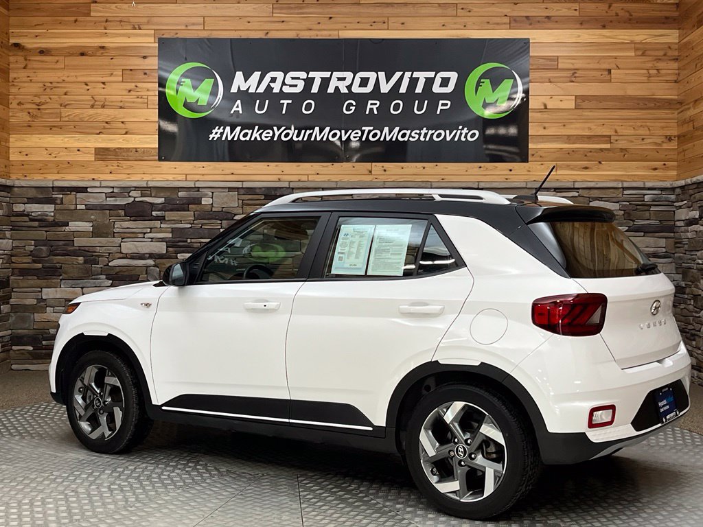 Used 2024 Hyundai Venue Limited FWD image 18