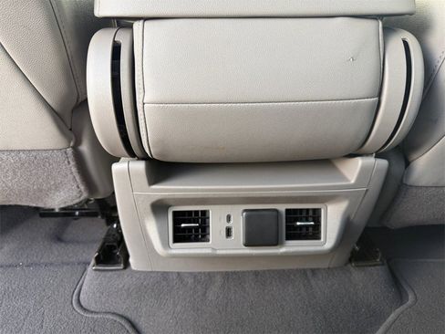 Used 2025 GMC Sierra 1500 SLT image 17