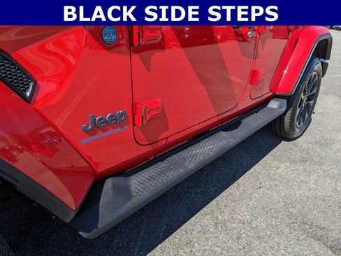 Certified 2025 Jeep Wrangler Unlimited Sahara AWD/4WD image 6
