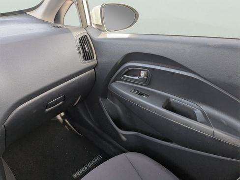 Used 2013 Kia Rio LX FWD image 17