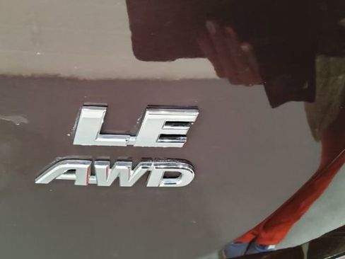 Used 2018 Toyota RAV4 LE w/ Carpet Mat Package image 38