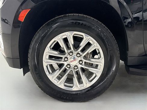 Used 2022 GMC Yukon SLT w/ SLT Premium Package image 39