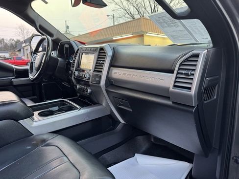 Used 2019 Ford F250 Platinum w/ Platinum Ultimate Package image 15