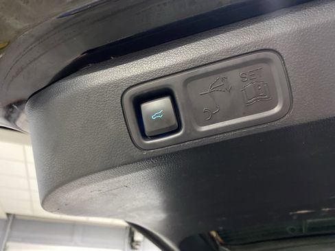 Used 2024 Ford Expedition Max XLT image 8