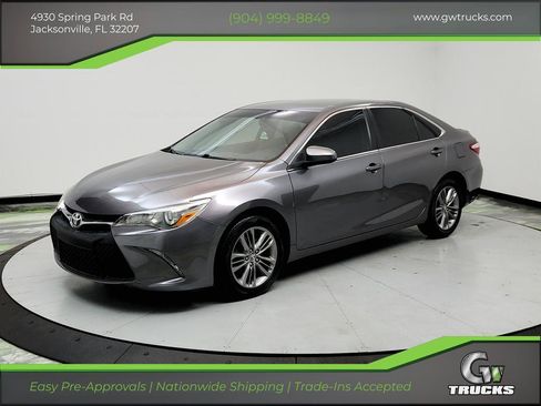 Used 2016 Toyota Camry SE image 1