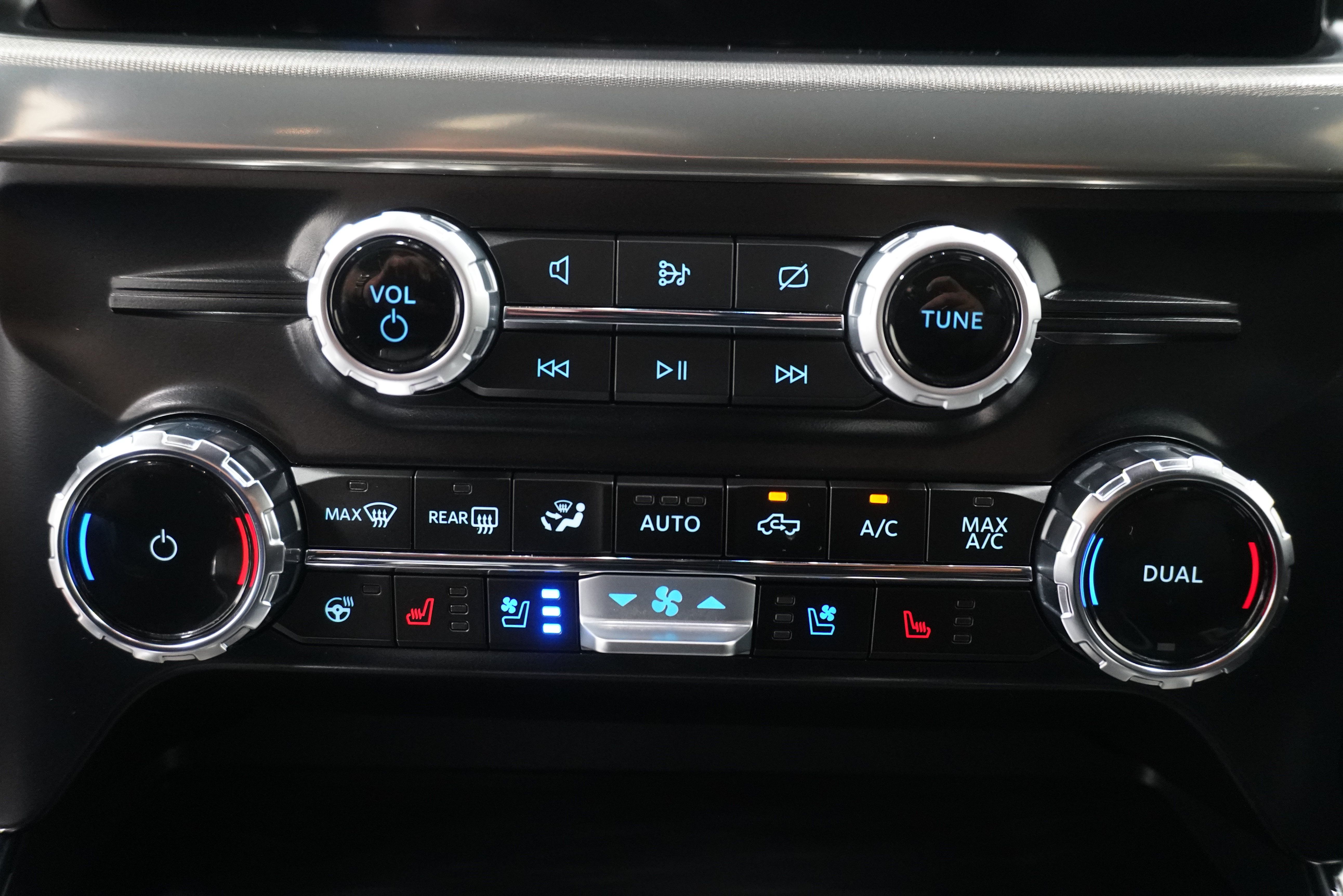 Used 2024 Ford F150 Lariat w/ FX4 Off-Road Package AWD/4WD image 24