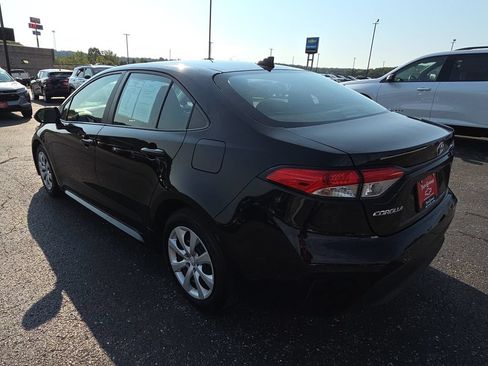 Used 2025 Toyota Corolla LE FWD image 6