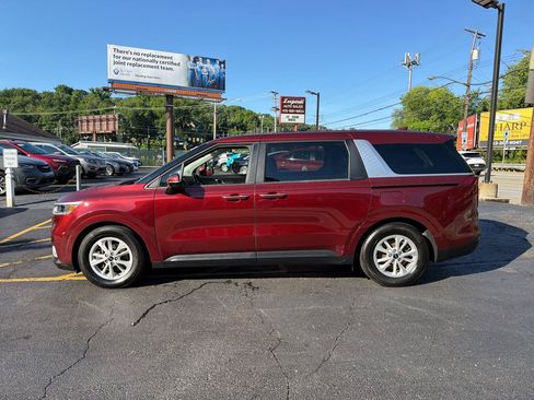 Used 2022 Kia Carnival LX FWD image 6