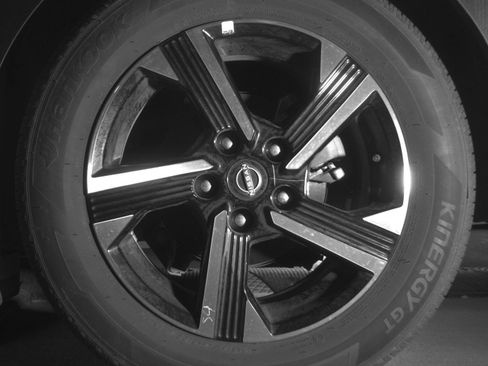 Used 2025 Nissan Sentra SV FWD image 17