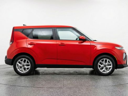 Used 2025 Kia Soul LX w/ LX Technology Package image 11
