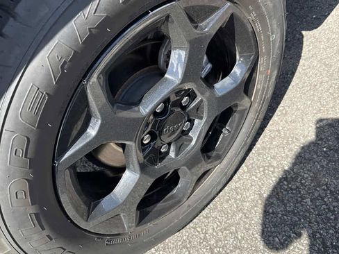 Used 2023 Jeep Compass Trailhawk image 20