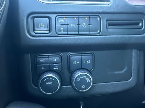 Used 2023 Chevrolet Suburban RST AWD/4WD image 41