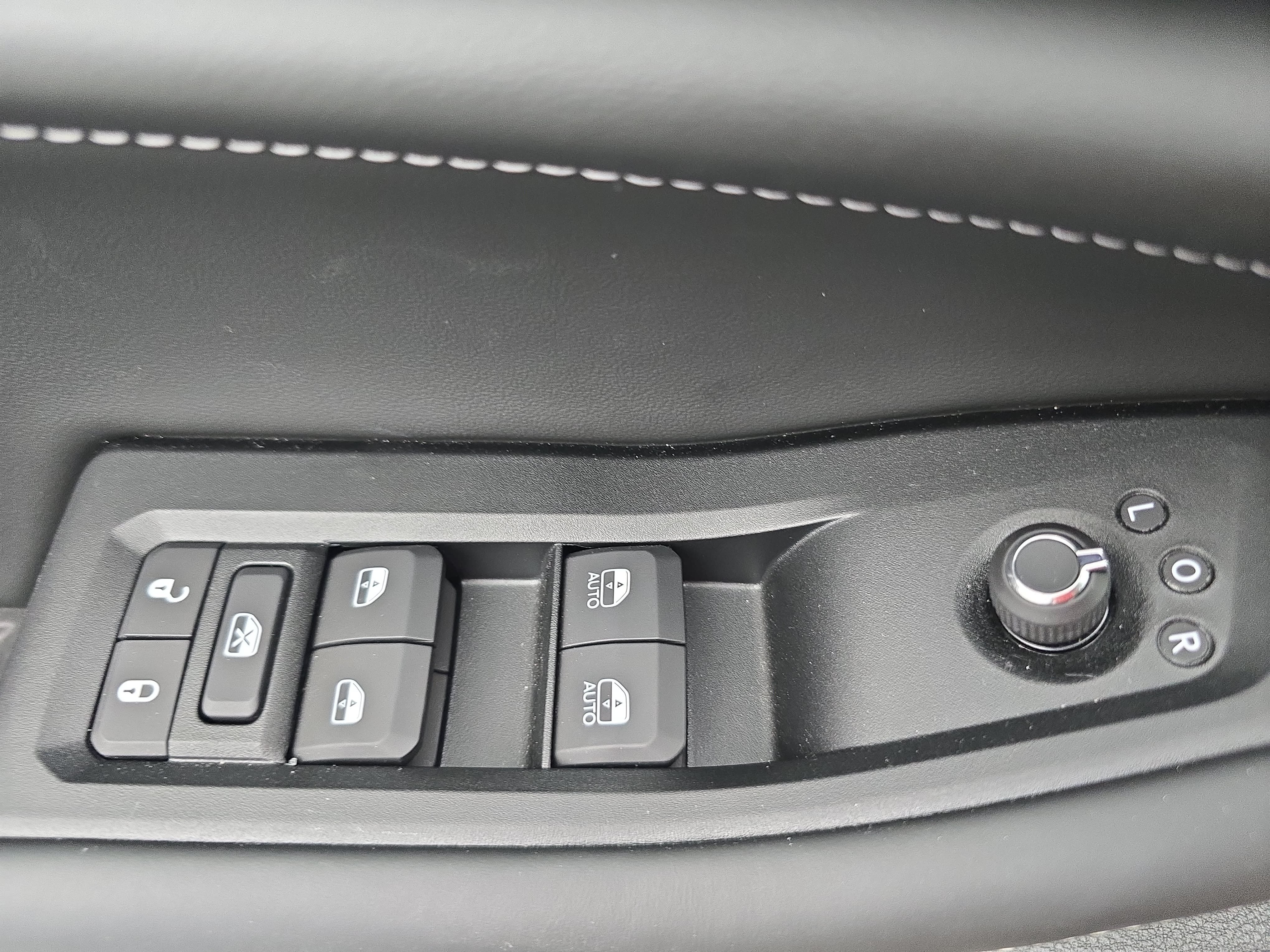 Used 2026 Jeep Grand Cherokee Limited AWD/4WD image 27
