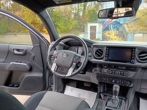 Used 2021 Toyota Tacoma TRD Off-Road image 16