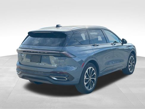 New 2026 Lincoln Nautilus Reserve image 5