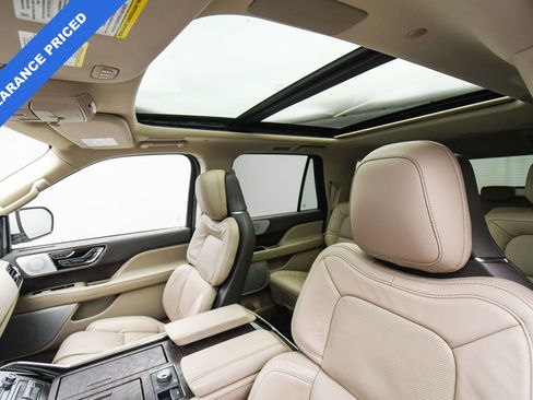 Used 2022 Lincoln Navigator Reserve image 57